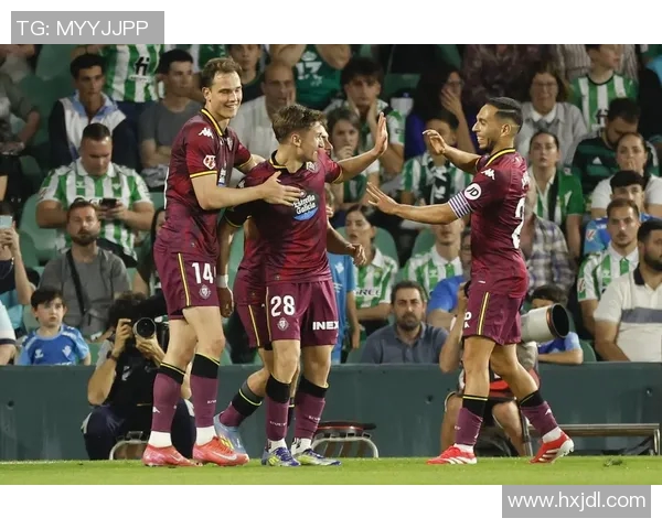 西甲焦点战巴塞罗那迎战比利亚雷亚尔争夺三分荣耀之战